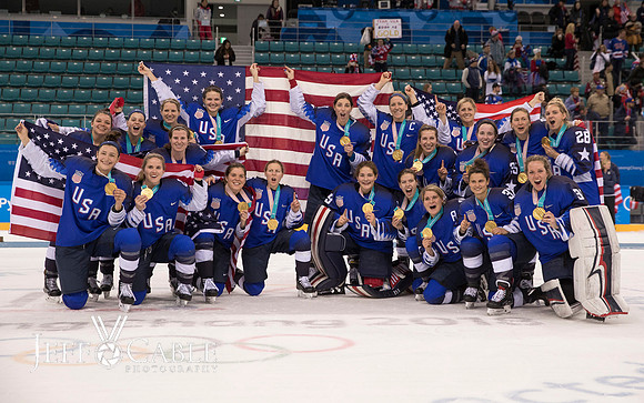 Edit_USAH_Women_vs_Canada_Gold_3039